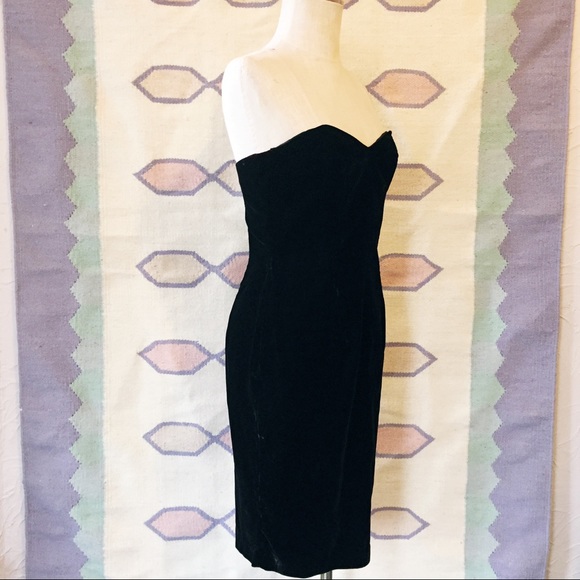 Vintage Velvet Strapless Bodycon Dress - Picture 4 of 8